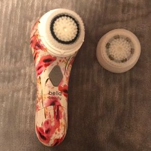 Face cleaning brush